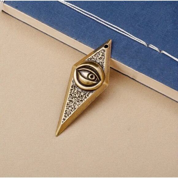 New Gothic Brass Devil’s Eye Hanging Decor - Picture 4 of 5